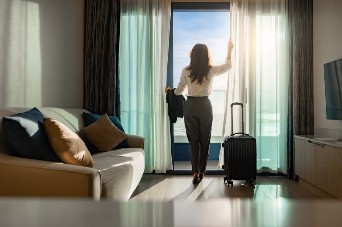 TIPS FOR STRESS-FREE BUSINESS TRAVEL